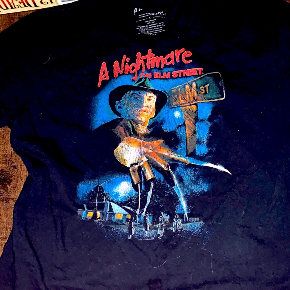 A Nightmare on Elm Street size L